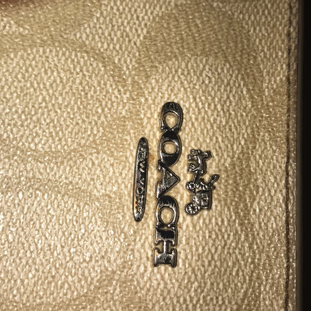 Purse - Picture 2 of 2